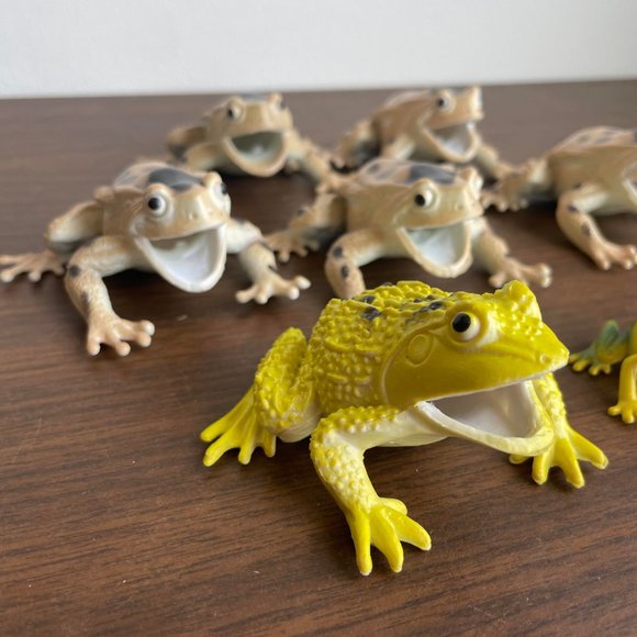 Vintage 1998 Frog Toys - Picture 3 of 6